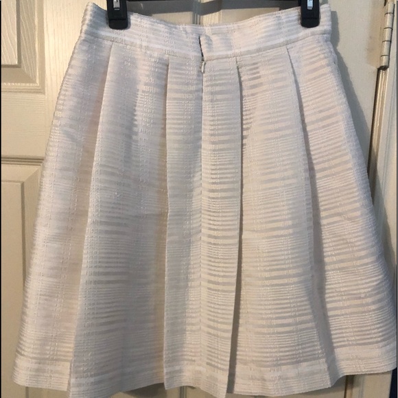 Ann Taylor - Ivory a line skirt - Picture 2 of 4